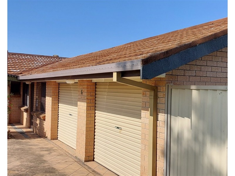 6 Warrigal  Crescent, Ashmore QLD 4214