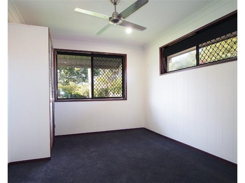 6 Warrigal  Crescent, Ashmore QLD 4214