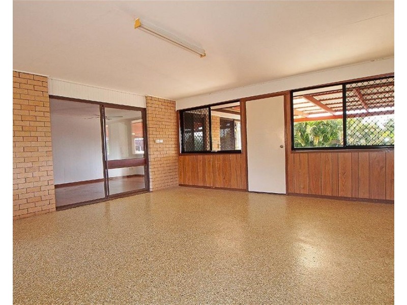 6 Warrigal  Crescent, Ashmore QLD 4214