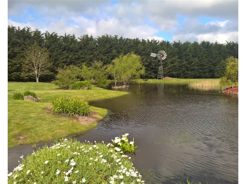 77 Leslie Road, Gisborne VIC 3437