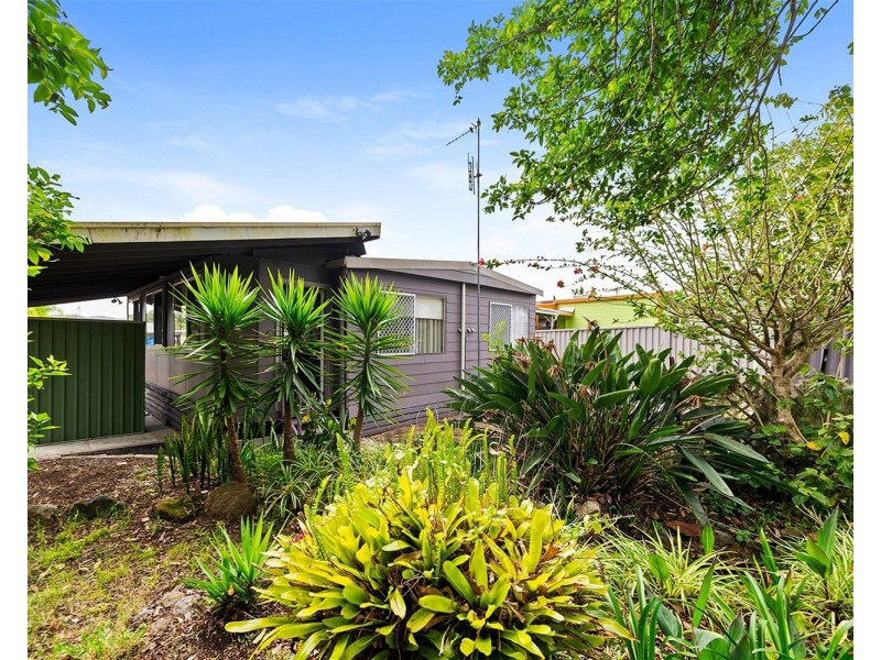 2 Blueberry Ash Road, Green Point NSW 2251