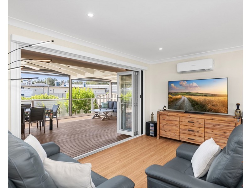 31 First Avenue, Green Point NSW 2251