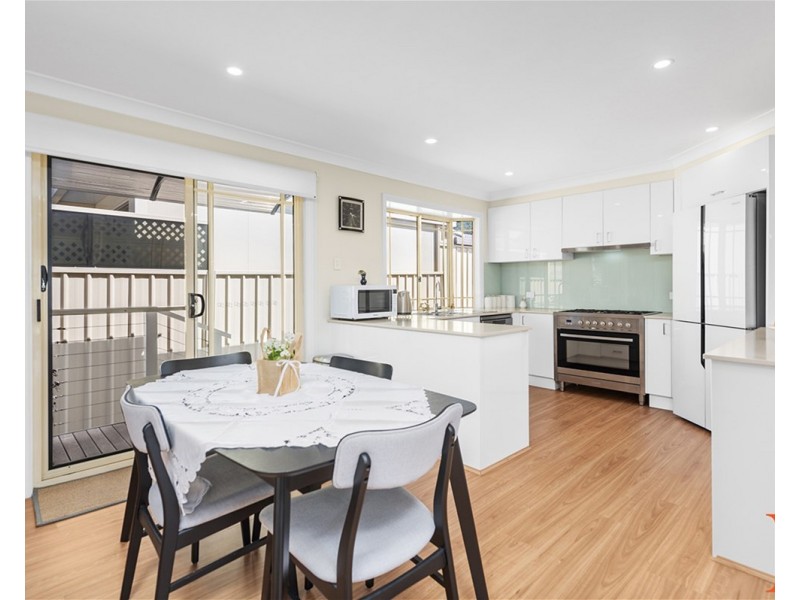 31 First Avenue, Green Point NSW 2251