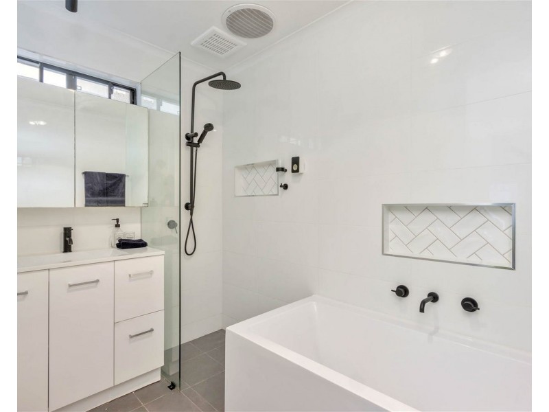 10 Mcbryde Court, Para Hills West SA 5096