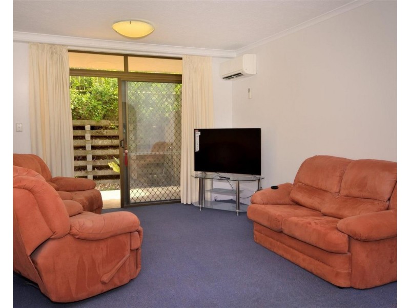 3/24 Underhill Av, Indooroopilly QLD 4068