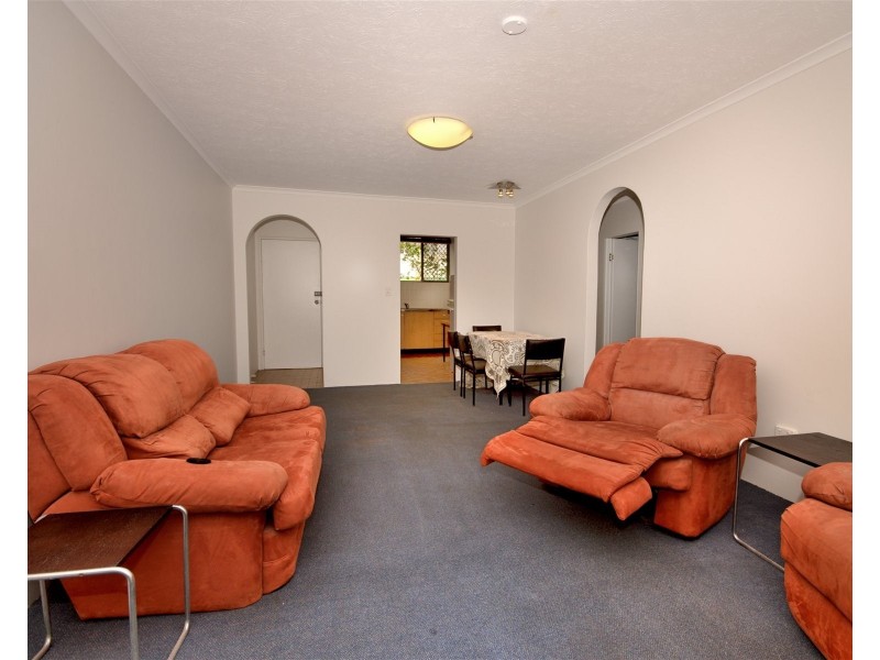 3/24 Underhill Av, Indooroopilly QLD 4068