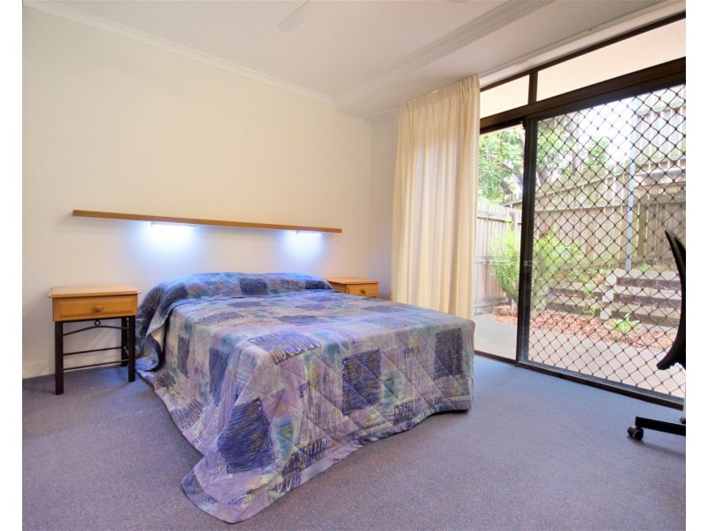 3/24 Underhill Av, Indooroopilly QLD 4068