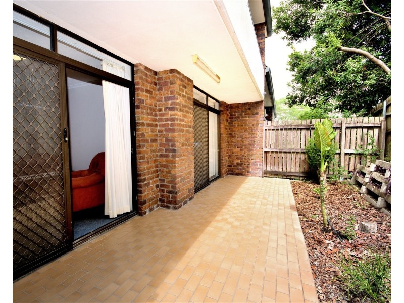 3/24 Underhill Av, Indooroopilly QLD 4068