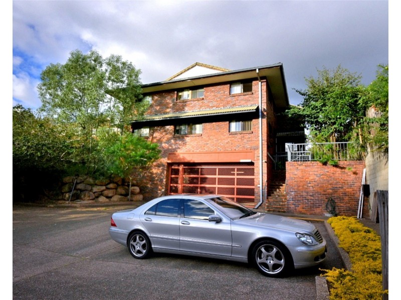 3/24 Underhill Av, Indooroopilly QLD 4068