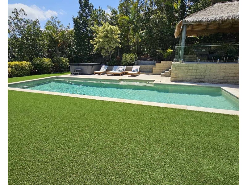 38  Hawkesbury Avenue, Pacific Pines QLD 4211