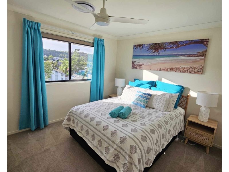 38  Hawkesbury Avenue, Pacific Pines QLD 4211