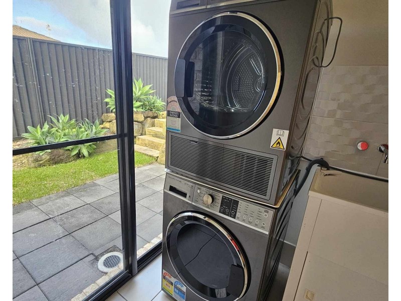 38  Hawkesbury Avenue, Pacific Pines QLD 4211