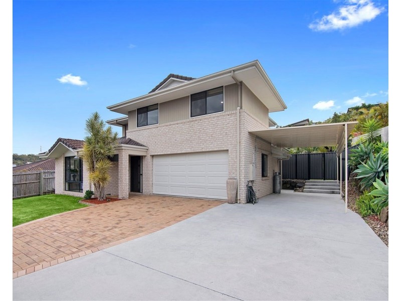 38  Hawkesbury Avenue, Pacific Pines QLD 4211