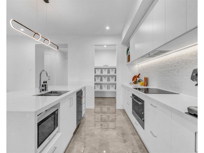 54 Kanangra Street, Stafford QLD 4053