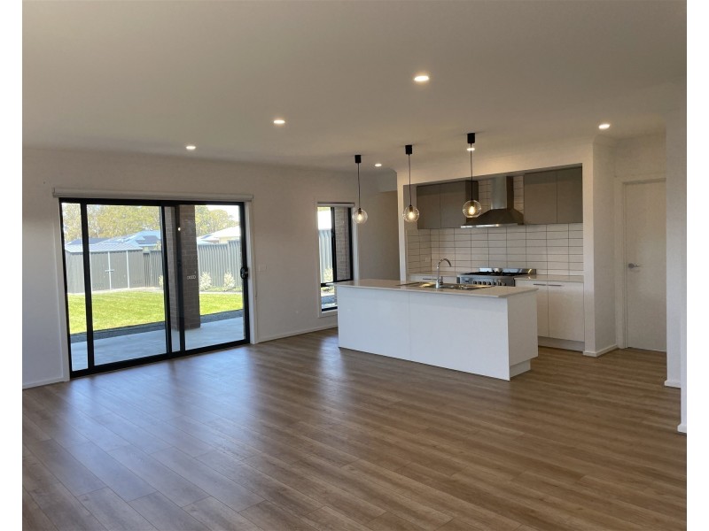 14b Ilfracombe Way, Paynesville VIC 3880
