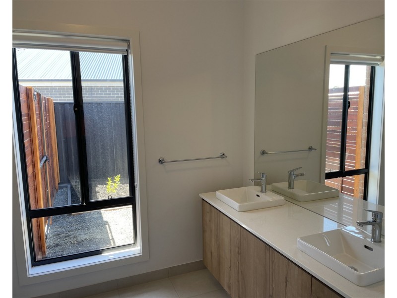 14b Ilfracombe Way, Paynesville VIC 3880