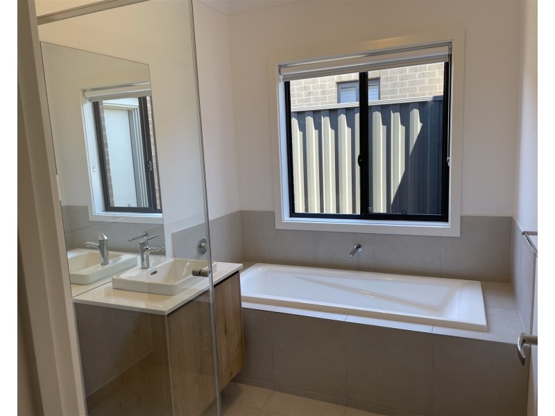 14b Ilfracombe Way, Paynesville VIC 3880