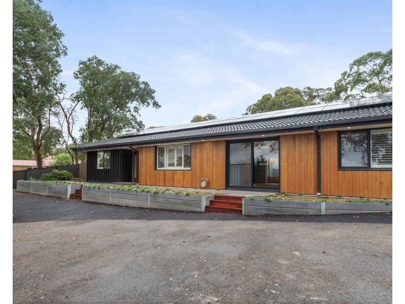 35 Sunnyside Crescent, Wattle Glen VIC 3096