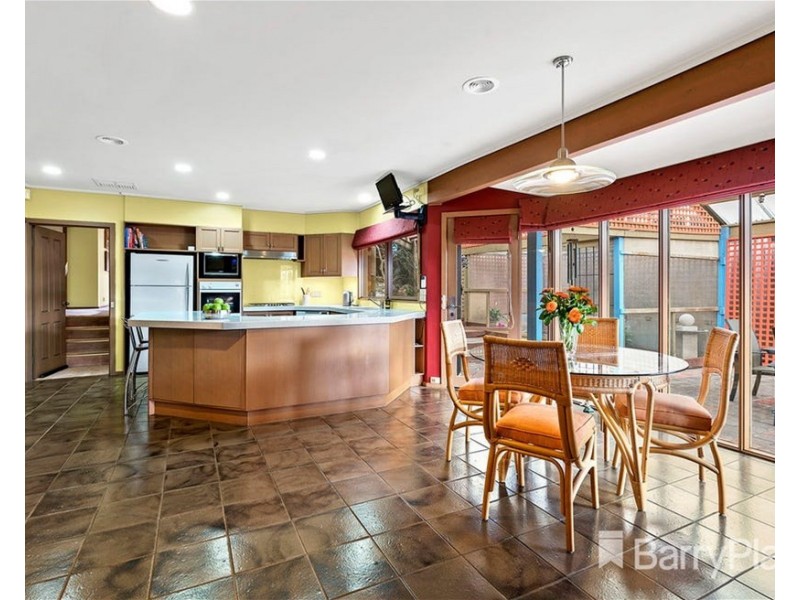 17 Remington Drive, Glen Waverley VIC 3150