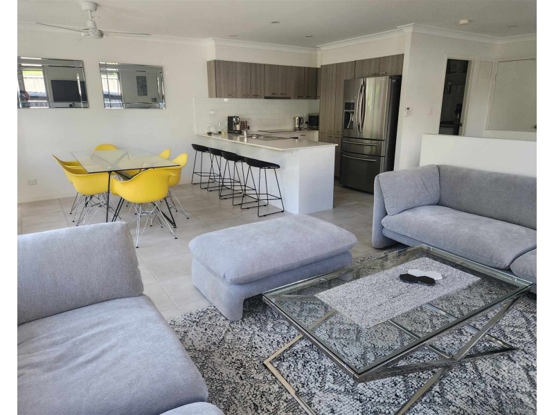 1/16 Tallon Street, Upper Coomera QLD 4209