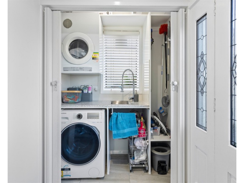 4 Hillcrest Road, Mirrabooka NSW 2264