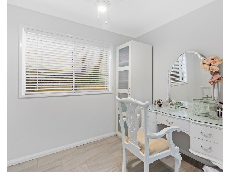 4 Hillcrest Road, Mirrabooka NSW 2264