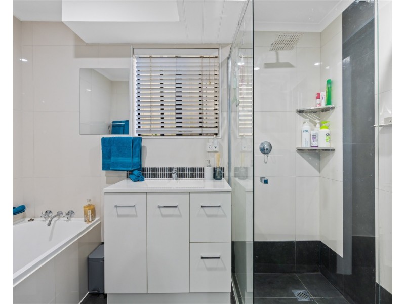 4 Hillcrest Road, Mirrabooka NSW 2264