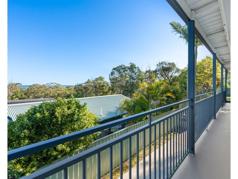 4 Hillcrest Road, Mirrabooka NSW 2264