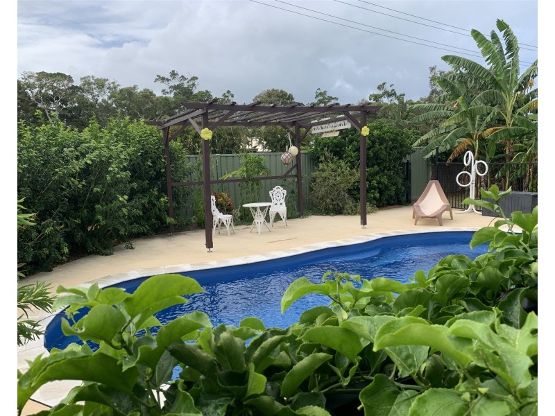 24 Pepperina Court Crn 4th Ave, Woodgate QLD 4660