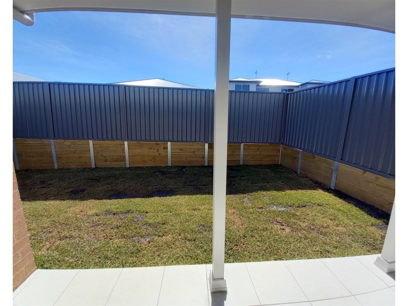 14 Sapphire Road, Kembla Grange NSW 2526