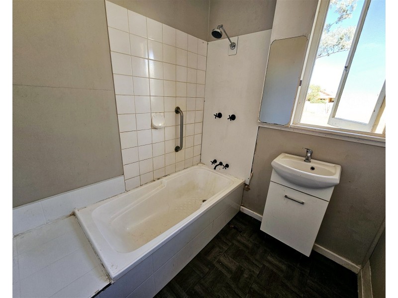 5 Morgans Street, Laverton WA 6440