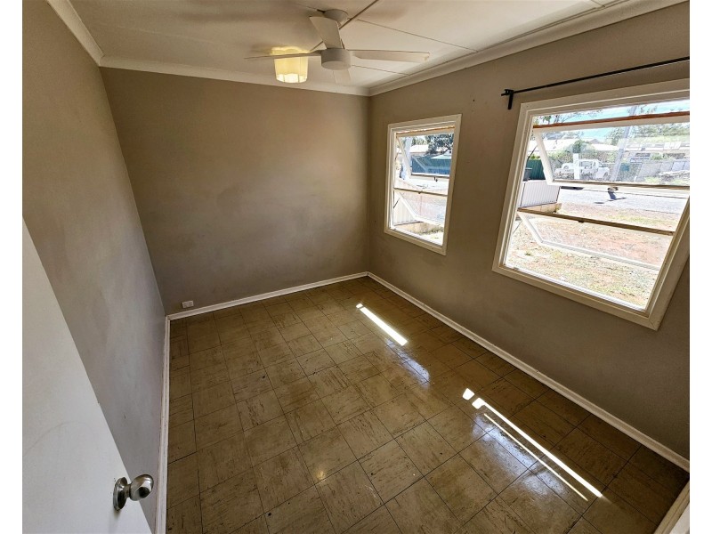 5 Morgans Street, Laverton WA 6440