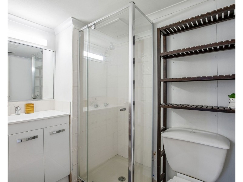 2D/3540 Main Beach Parade, Main Beach QLD 4217