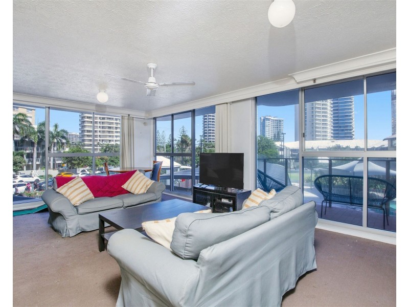 2D/3540 Main Beach Parade, Main Beach QLD 4217