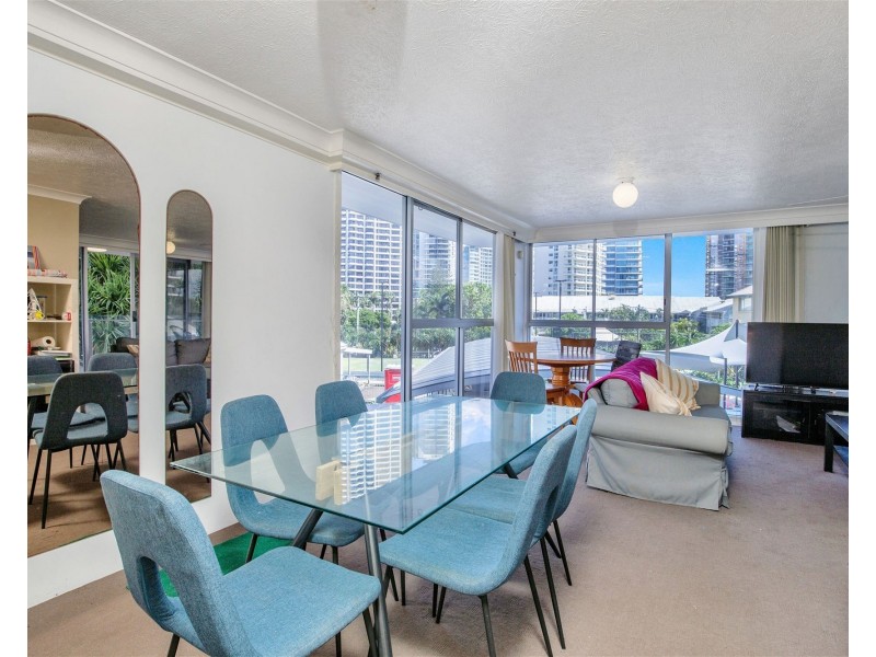 2D/3540 Main Beach Parade, Main Beach QLD 4217