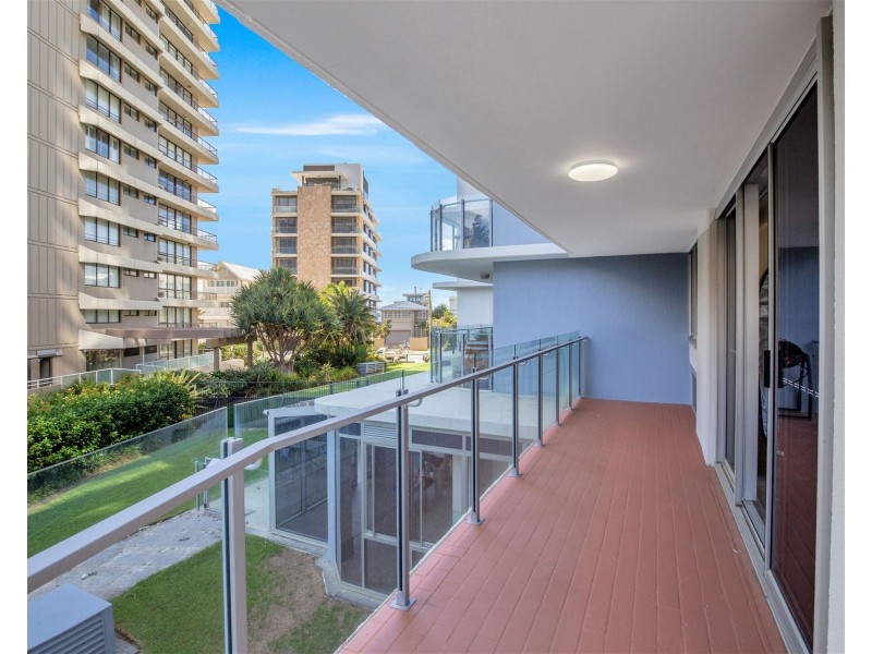 2D/3540 Main Beach Parade, Main Beach QLD 4217