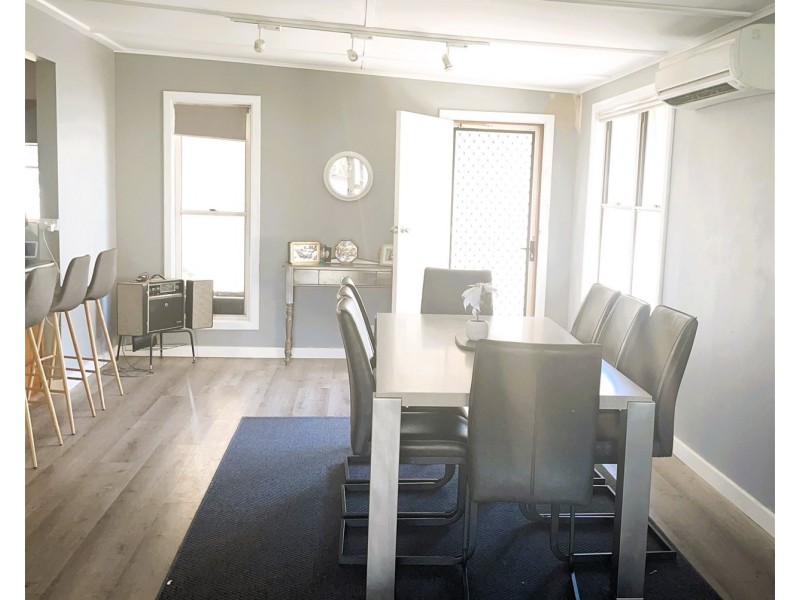 18  Princes Highway, Meningie SA 5264