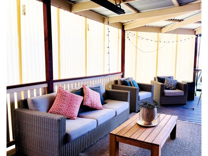 18  Princes Highway, Meningie SA 5264