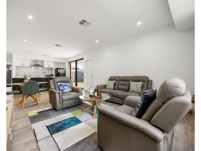 320  Whadjuk Road, Hammond Park WA 6164