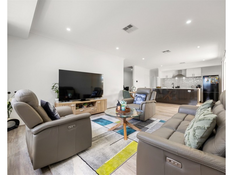 320  Whadjuk Road, Hammond Park WA 6164