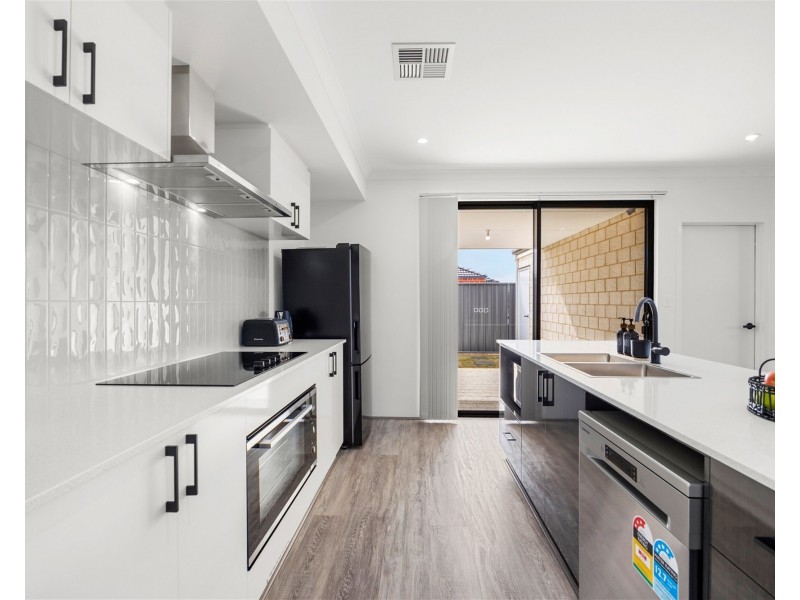 320  Whadjuk Road, Hammond Park WA 6164