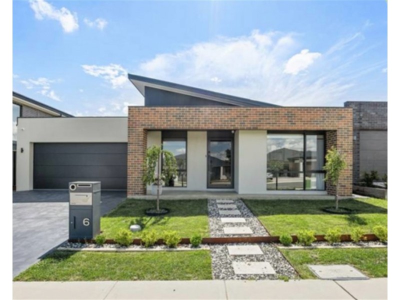 6  Erskine loop,, Googong NSW 2620