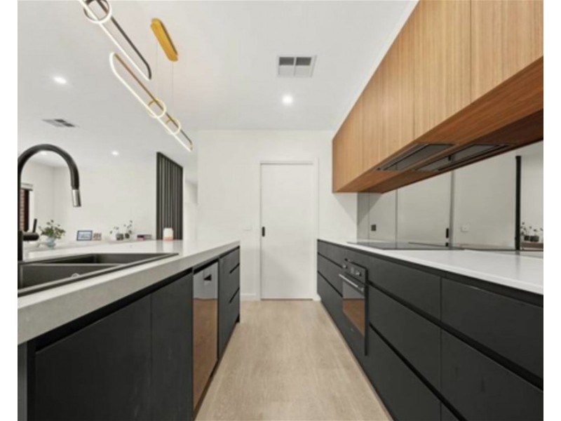 6  Erskine loop,, Googong NSW 2620