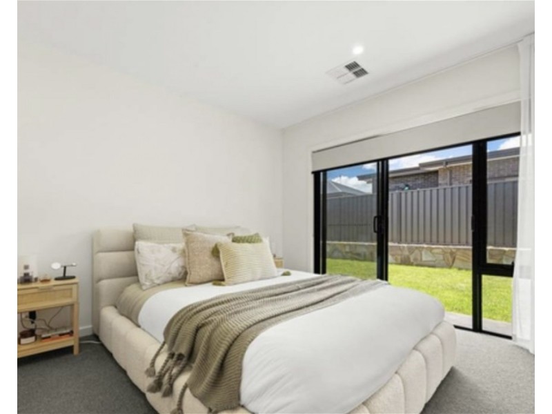 6  Erskine loop,, Googong NSW 2620