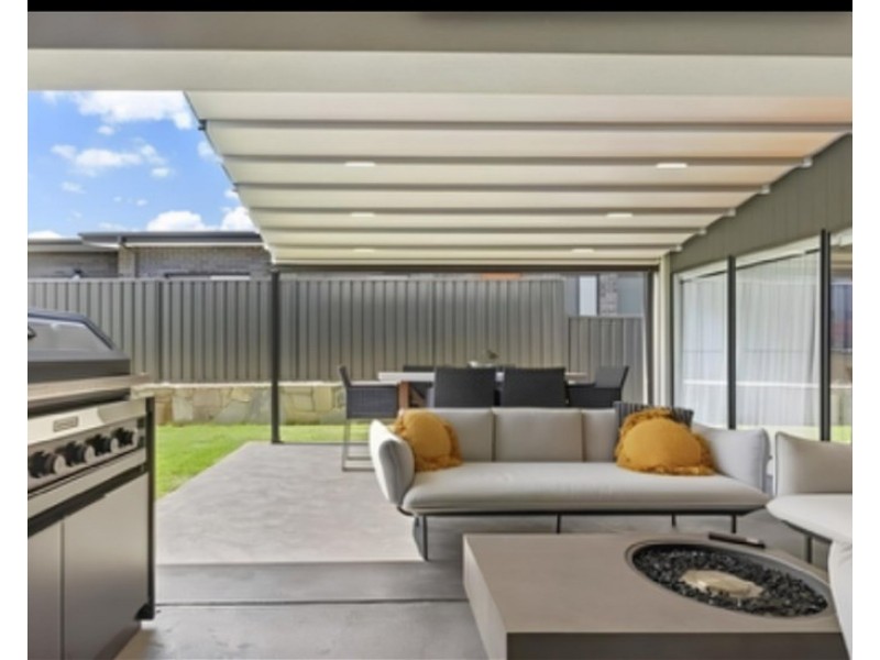 6  Erskine loop,, Googong NSW 2620