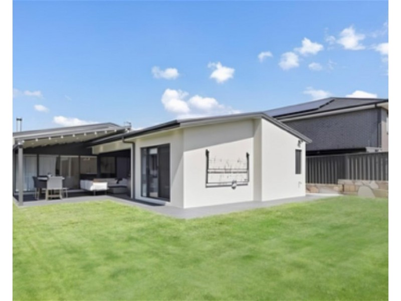 6  Erskine loop,, Googong NSW 2620