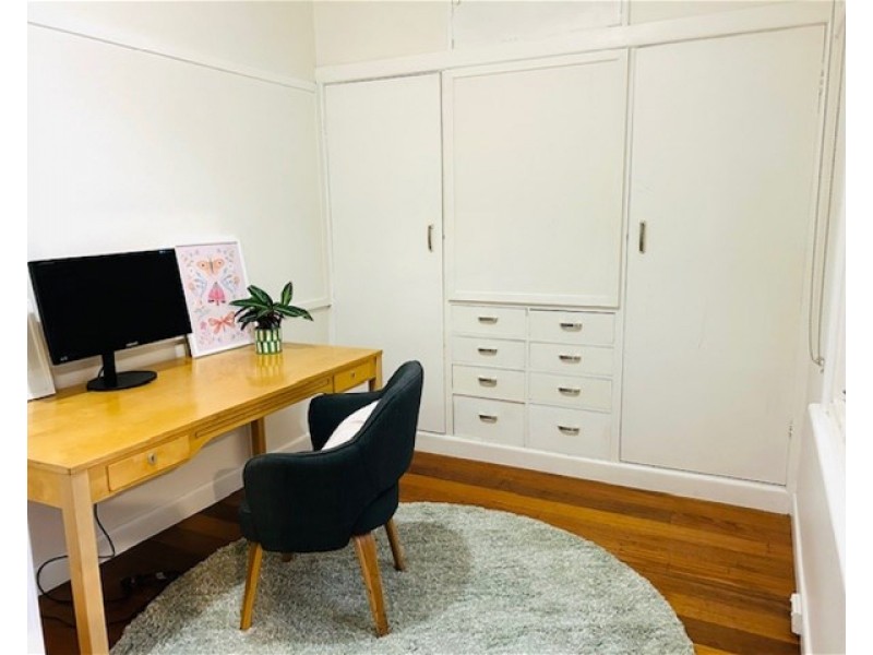 4 Hilltop Street, Herne Hill VIC 3218