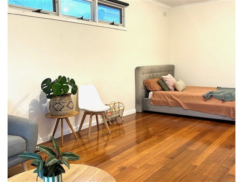 4 Hilltop Street, Herne Hill VIC 3218