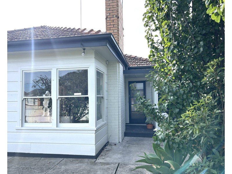 4 Hilltop Street, Herne Hill VIC 3218