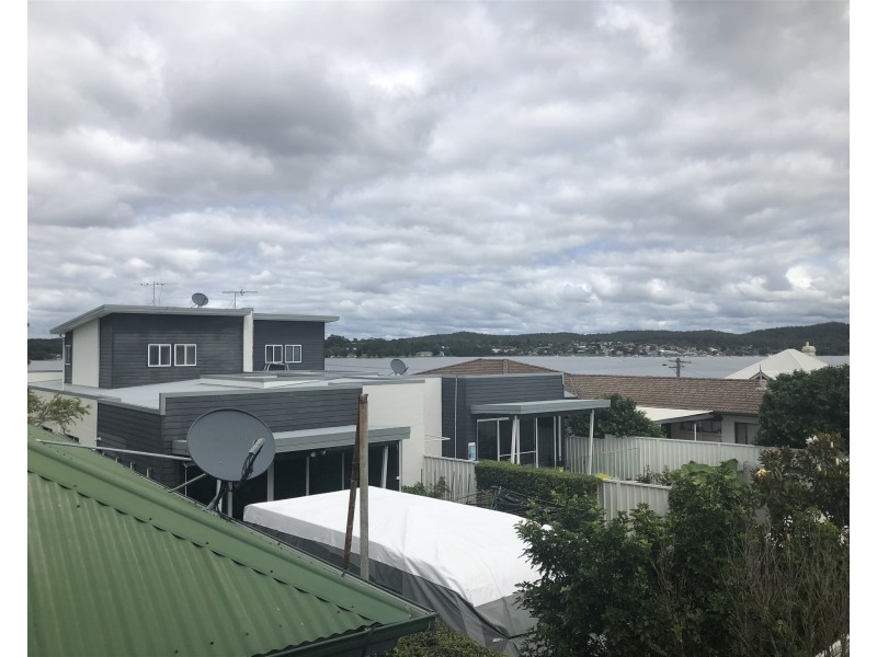 1/4 Leyton Street, Speers Point NSW 2284
